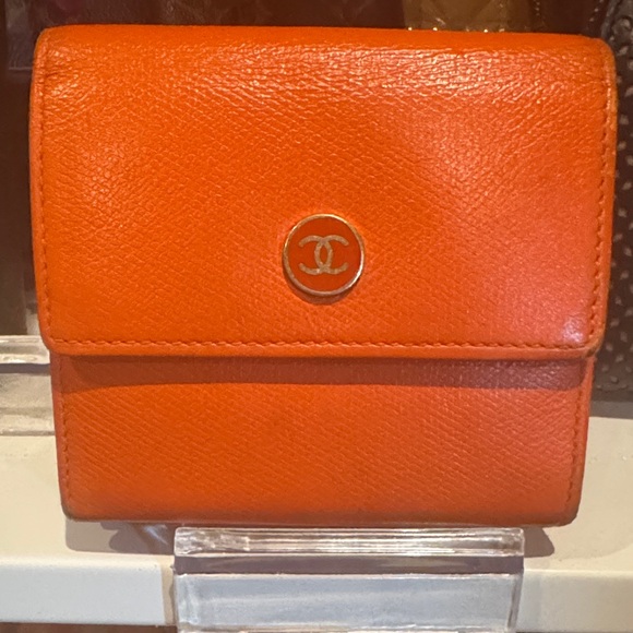 CHANEL Vibrant Orange Leather Wallet - Picture 1 of 16